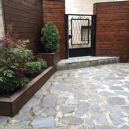 Apartment En Con Jardin